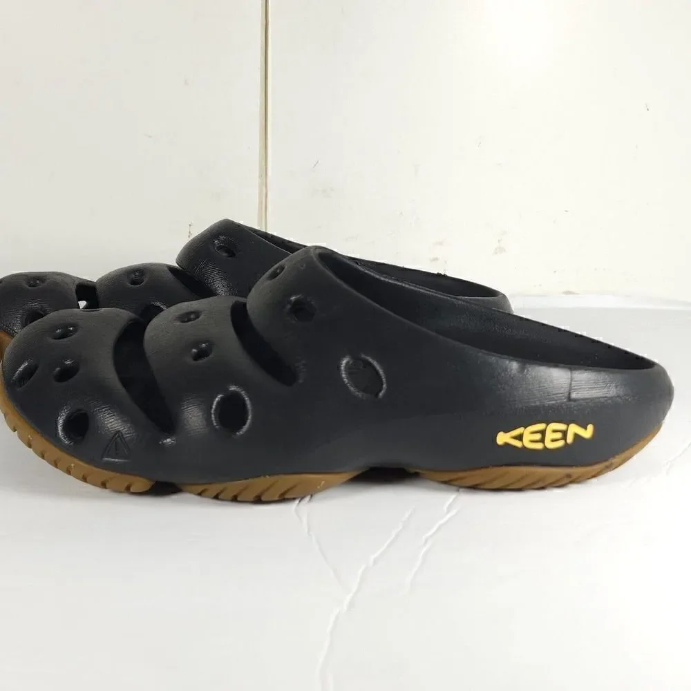 Keen Yogui Arts Graphite Gray Black Slip On Slide Sandals Men's 9 Women's 11